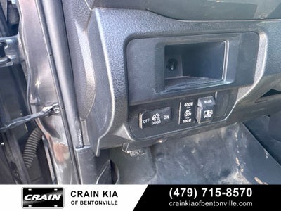 2017 Toyota Tacoma TRD Sport V6 - 4WD / CLEAN CARFAX / LIFTED!