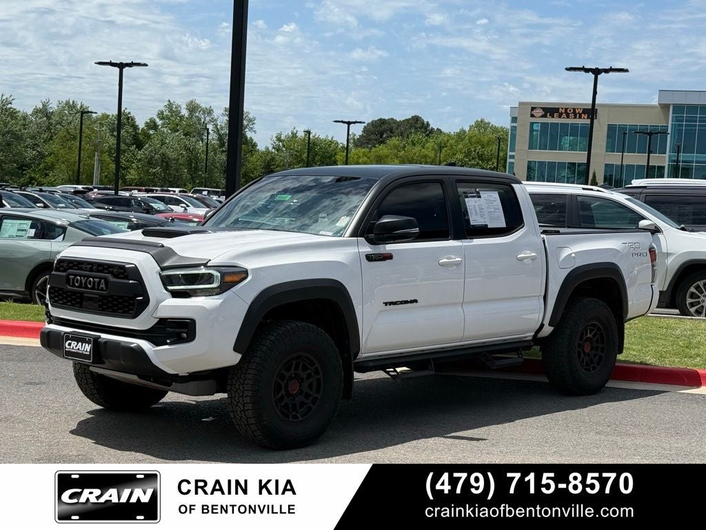 2022 Toyota Tacoma TRD Pro V6 - 4WD / SUNROOF / ONE OWNER