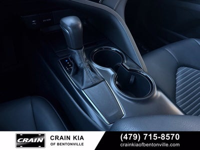 2019 Toyota Camry SE - SUNROOF / CLEAN CARFAX