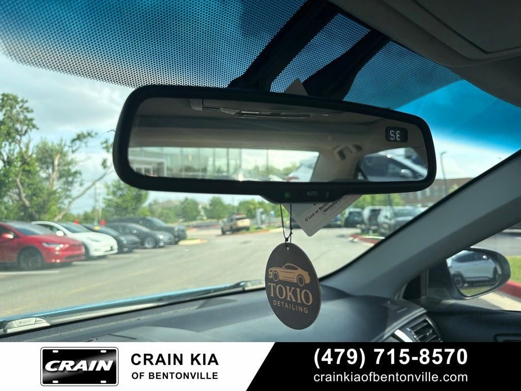 2013 Toyota Camry Hybrid XLE - SUNROOF