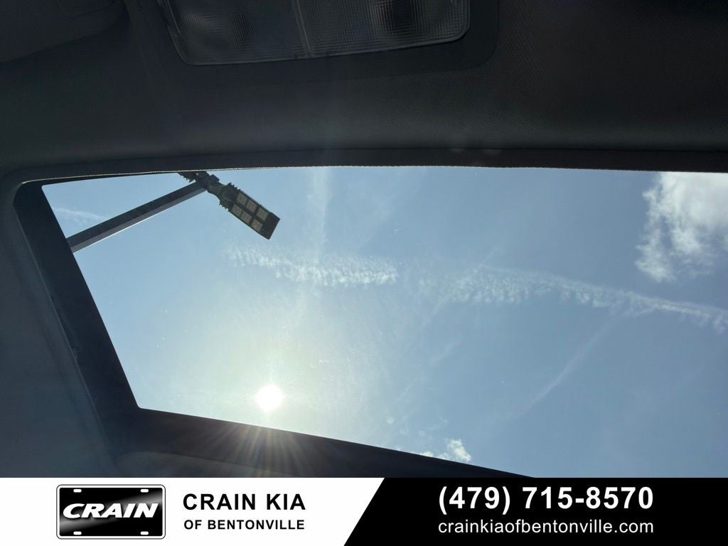 2013 Toyota Camry Hybrid XLE - SUNROOF