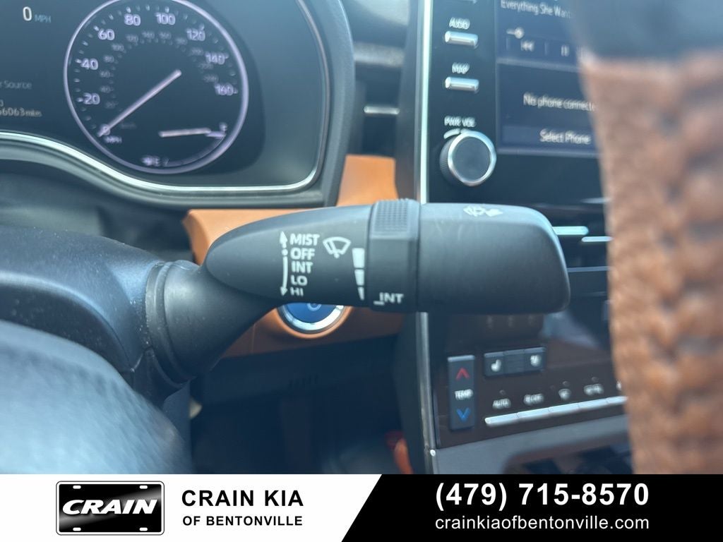 2022 Toyota Avalon Hybrid Limited - SUNROOF / CLEAN CARFAX