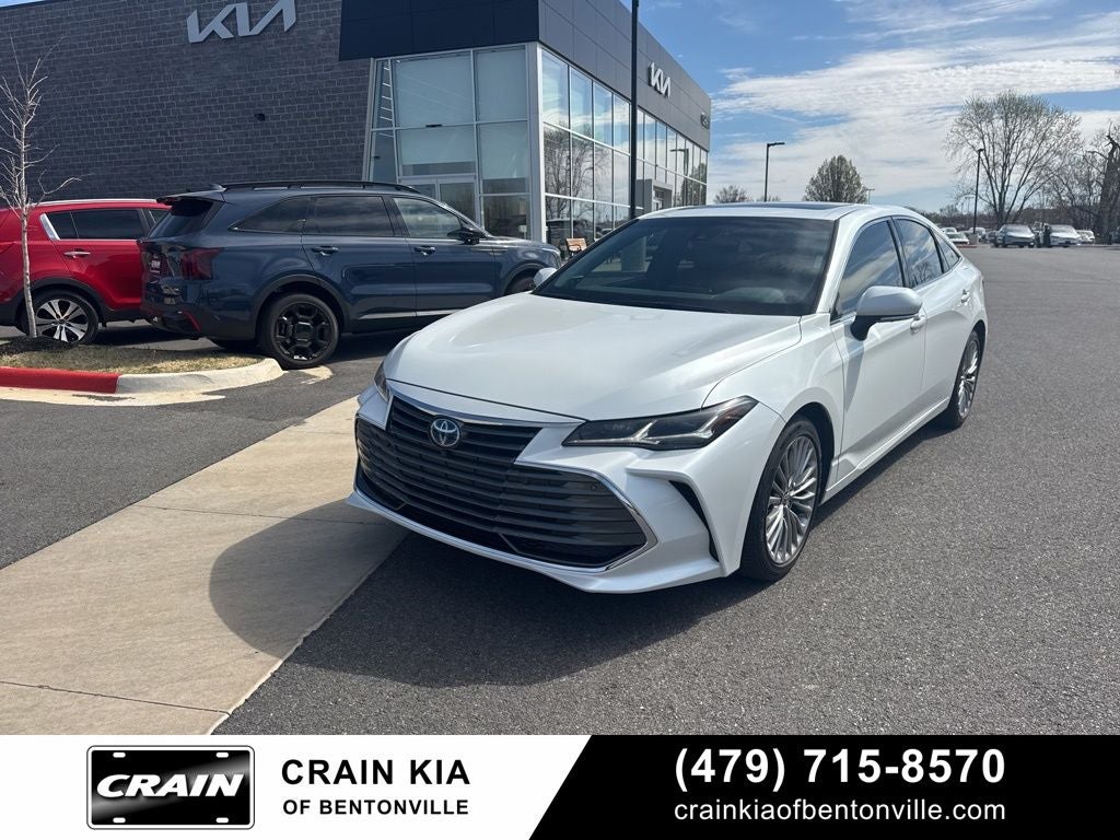 2022 Toyota Avalon Hybrid Limited - SUNROOF / CLEAN CARFAX