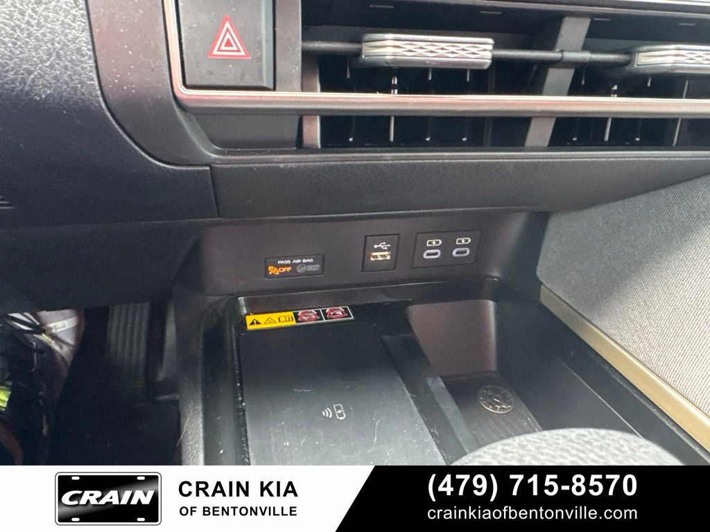 2025 Toyota Camry LE - CLEAN CARFAX / ONE OWNER