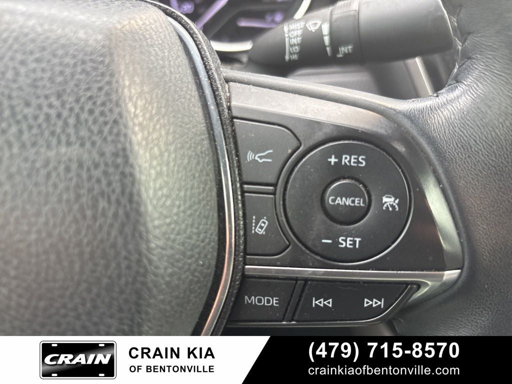 2020 Toyota Camry Hybrid XLE - HYBRID!