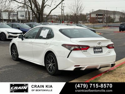2024 Toyota Camry SE - CLEAN CARFAX / ONE OWNER