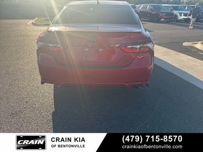 2022 Toyota Camry SE - CLEAN CARFAX / ONE OWNER