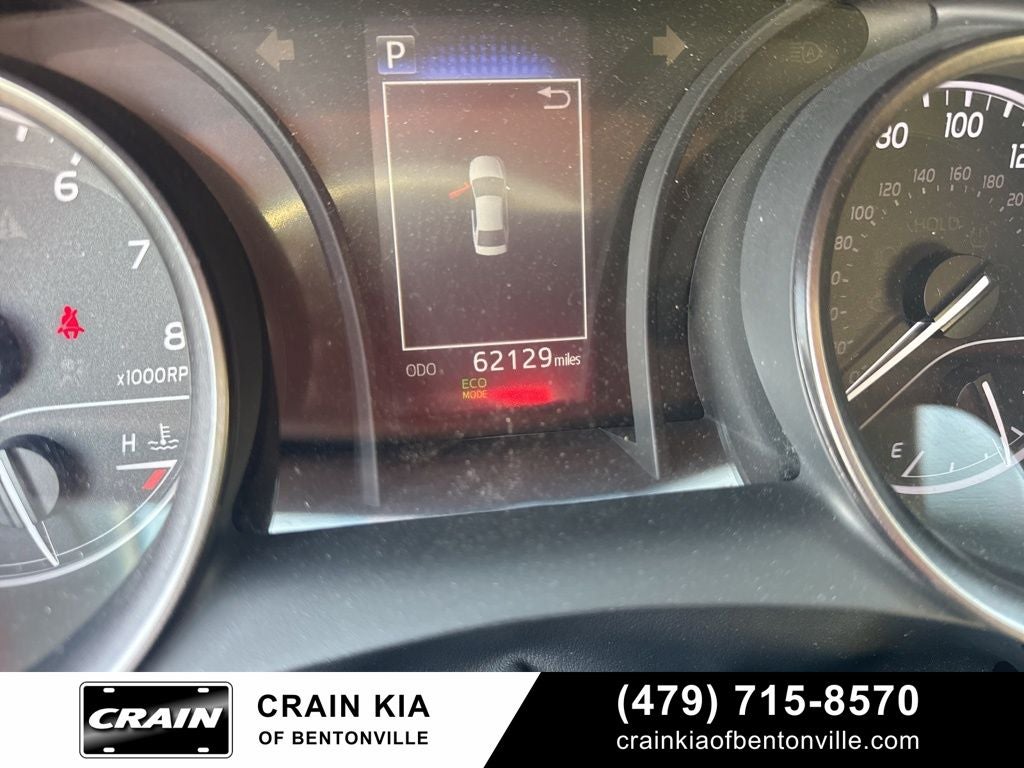 2022 Toyota Camry SE - CLEAN CARFAX / ONE OWNER