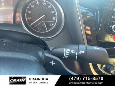 2022 Toyota Camry SE - CLEAN CARFAX / ONE OWNER