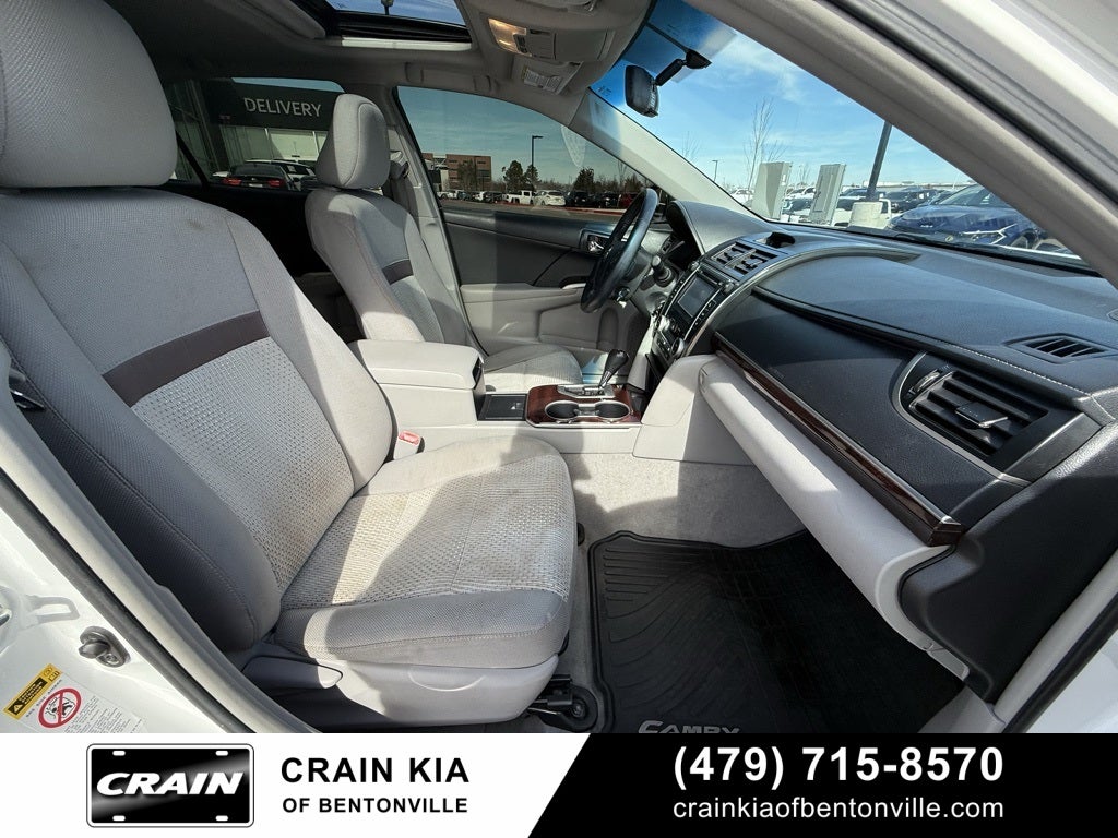 2014 Toyota Camry XLE - SUNROOF
