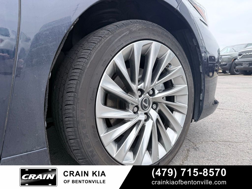 2023 Lexus ES 300h Luxury - CARFAX ONE OWNER