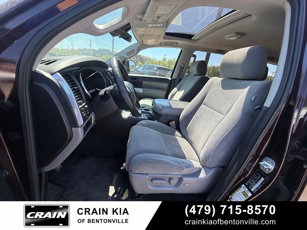 2018 Toyota Sequoia SR5 5.7L V8 - 4WD / SUNROOF