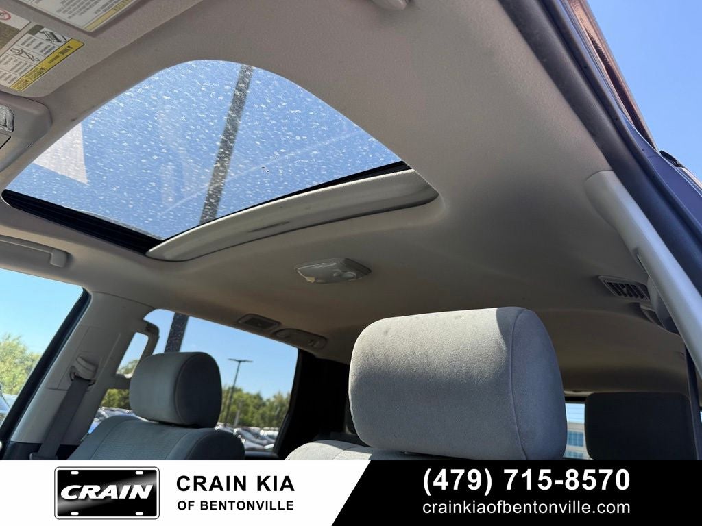 2018 Toyota Sequoia SR5 5.7L V8 - 4WD / SUNROOF