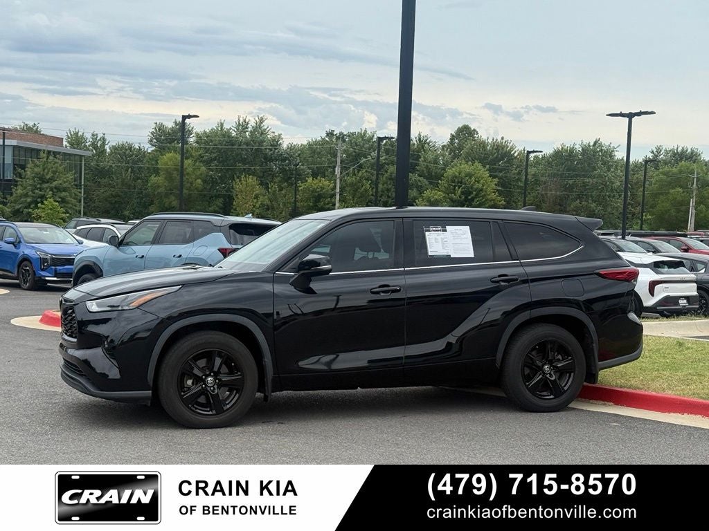 2022 Toyota Highlander LE - AWD
