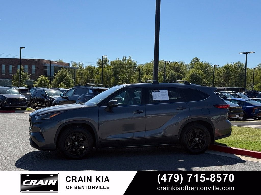 2021 Toyota Highlander XLE - SUNROOF