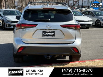 2023 Toyota Highlander XLE - SUNROOF / CARFAX ONE OWNER