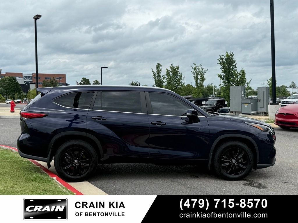 2023 Toyota Highlander XLE - AWD / SUNROOF