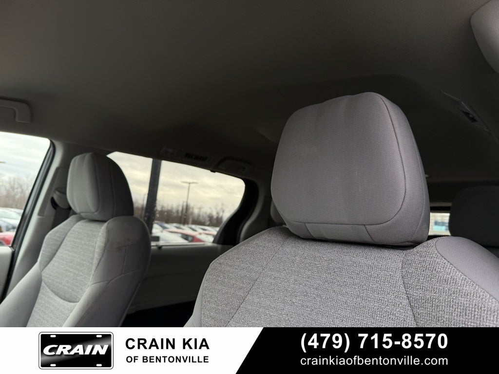 2022 Toyota Sienna LE 8 Passenger - CLEAN CARFAX