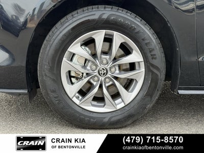 2022 Toyota Sienna LE 8 Passenger - CLEAN CARFAX