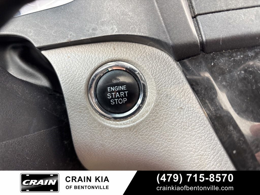 2017 Toyota Sienna XLE - SUNROOF / CLEAN CARFAX / LOW MILES!