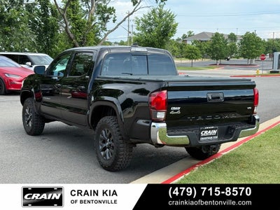 2021 Toyota Tacoma SR5 V6 - 4WD / CLEAN CARFAX