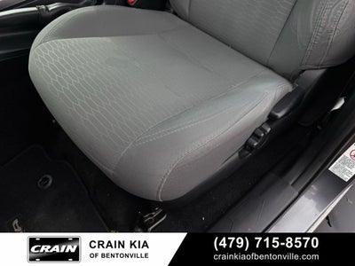 2017 Toyota Tacoma SR5 V6 - 4WD / CARFAX ONE OWNER