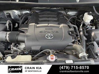 2019 Toyota Tundra SR5 - 4WD / CLEAN CARFAX / LIFTED!
