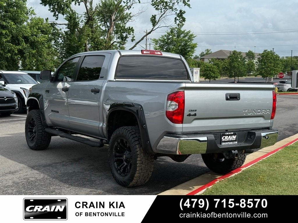 2019 Toyota Tundra SR5 - 4WD / CLEAN CARFAX / LIFTED!