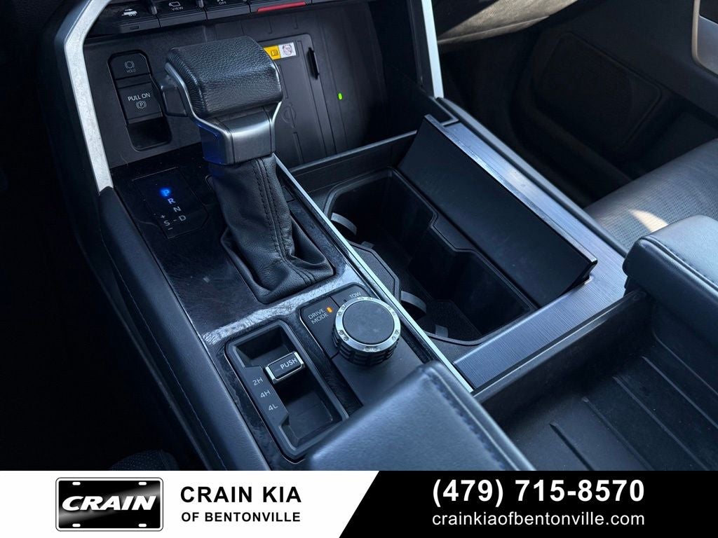 2024 Toyota Tundra Hybrid Platinum - 4WD / PANORAMIC SUNROOF / CARFAX ONE OWNER