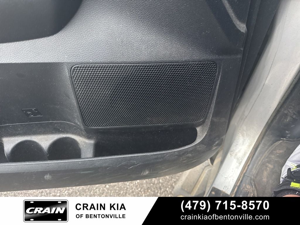 2015 Toyota Tundra SR5 - 4WD / CLEAN CARFAX HISTORY