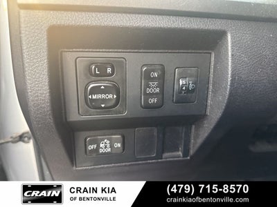 2015 Toyota Tundra SR5 - 4WD / CLEAN CARFAX HISTORY