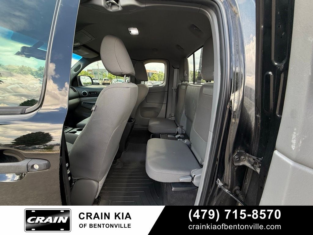 2013 Toyota Tacoma SR5 - 4WD / CARFAX ONE OWNER