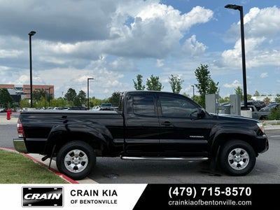 2013 Toyota Tacoma SR5 - 4WD / CARFAX ONE OWNER