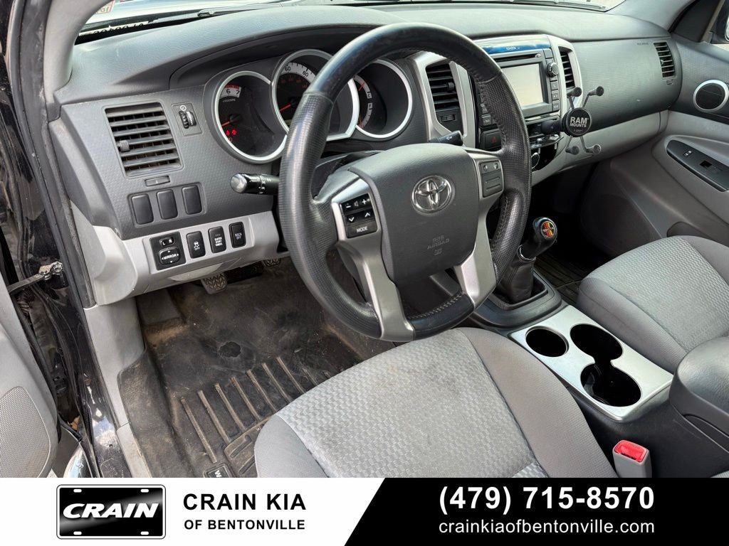 2013 Toyota Tacoma SR5 - 4WD / CARFAX ONE OWNER