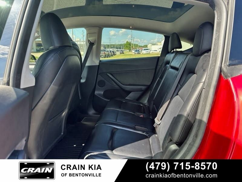 2024 Tesla Model Y Long Range - AWD / CLEAN CARFAX / ONE OWNER