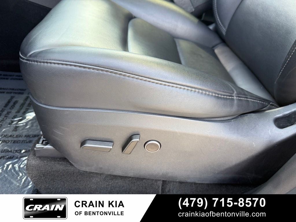 2024 Tesla Model Y Long Range - AWD / CLEAN CARFAX / ONE OWNER