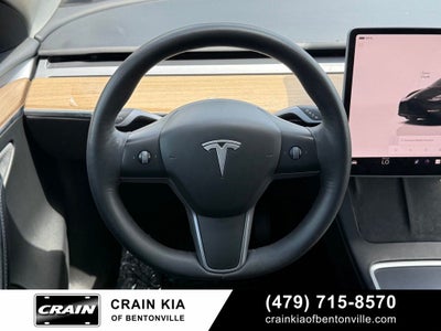 2024 Tesla Model Y Long Range - AWD / CLEAN CARFAX / ONE OWNER