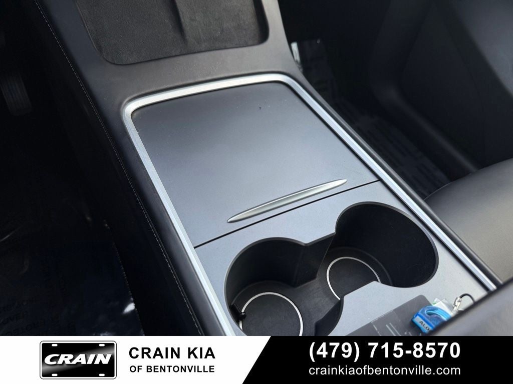 2024 Tesla Model Y Long Range - AWD / CLEAN CARFAX / ONE OWNER