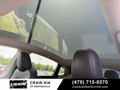 2024 Tesla Model Y Long Range - AWD / CLEAN CARFAX / ONE OWNER