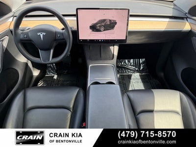 2024 Tesla Model Y Long Range - AWD / CLEAN CARFAX / ONE OWNER