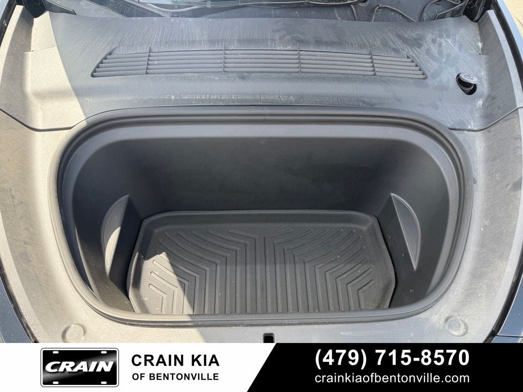 2024 Tesla Model Y Long Range - AWD / CLEAN CARFAX / ONE OWNER