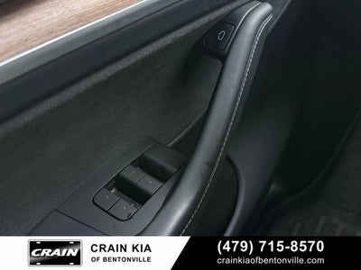 2023 Tesla Model Y Long Range - HW4 COMPUTER / AWD / CARFAX ONE OWNER