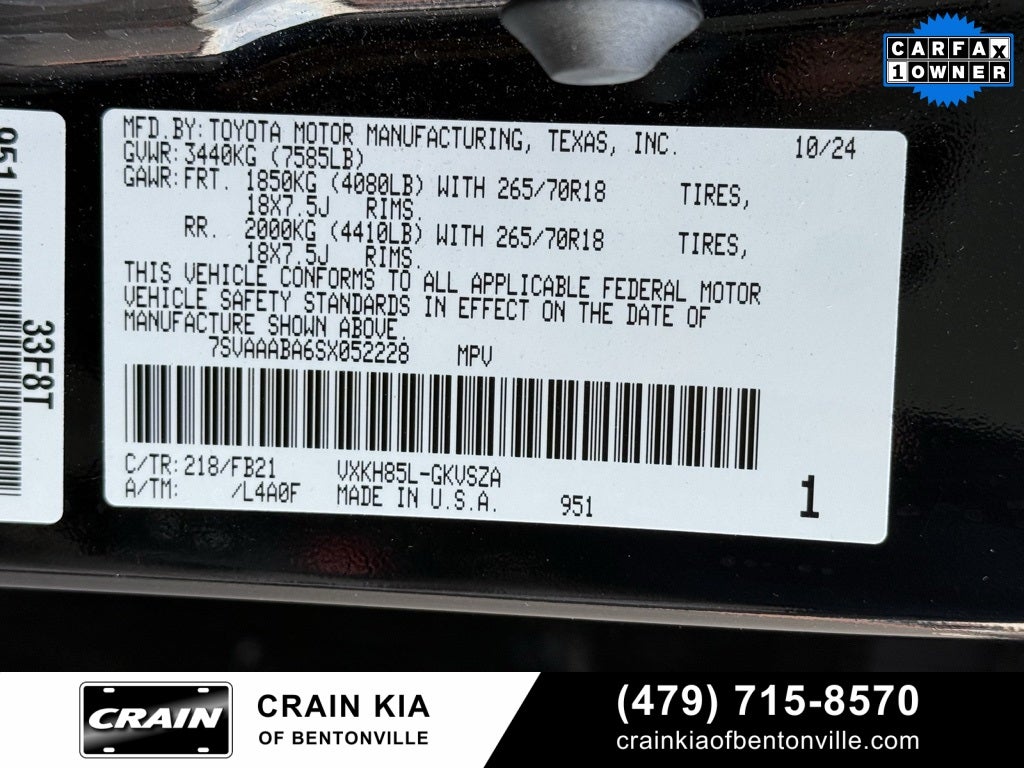 2025 Toyota Sequoia SR5 - 4WD / SUNROOF / CARFAX ONE OWNER