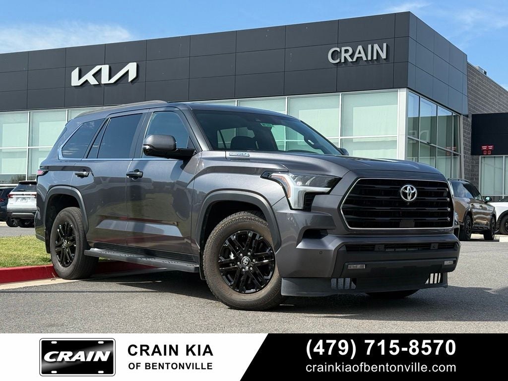 2025 Toyota Sequoia SR5 - 4WD / CLEAN CARFAX / ONE OWNER