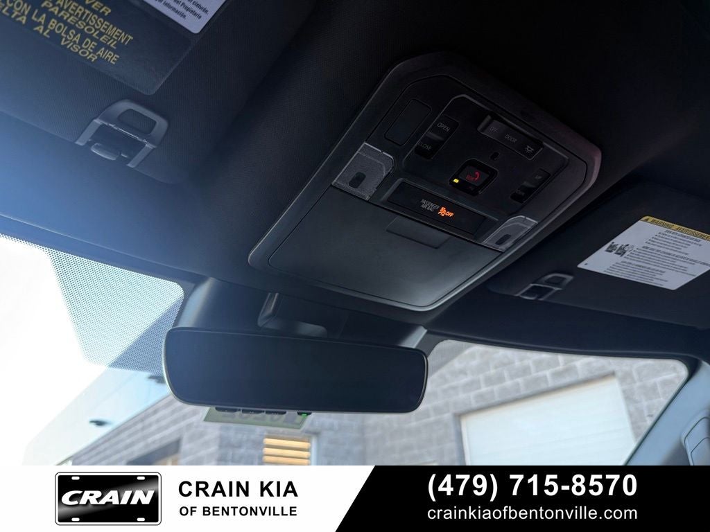 2025 Toyota Sequoia SR5 - 4WD / CLEAN CARFAX / ONE OWNER