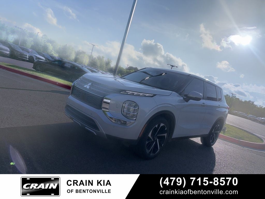 2022 Mitsubishi Outlander SE - 4WD / CLEAN CARFAX