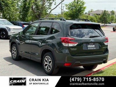 2023 Subaru Forester Premium - AWD / PANORAMIC SUNROOF / ONE OWNER