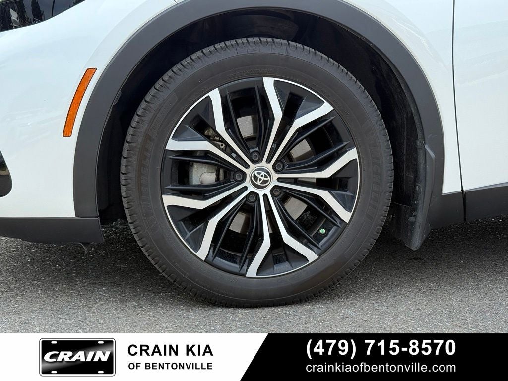 2023 Toyota Crown XLE - AWD / CLEAN CARFAX