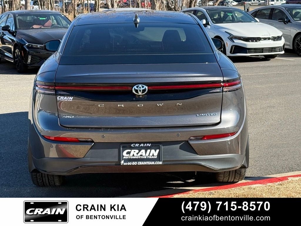 2023 Toyota Crown Limited - AWD / PANORAMIC SUNROOF