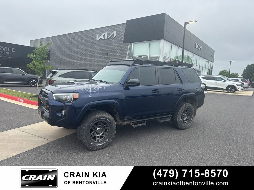 2020 Toyota 4Runner Venture - 4WD / LIFTED! / CLEAN CARFAX / ONE OWNER
